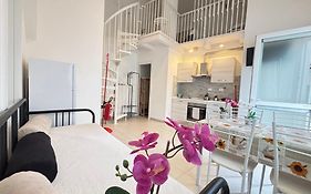 8 Lofts - Apartments - 1